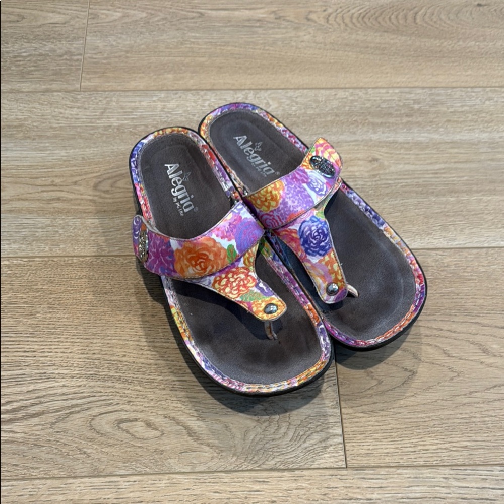 Alegria Carina Floral Sandals
Adjustable Straps Boho Shoes